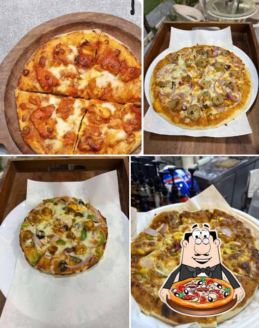 Pick pizza at Pizzeria75