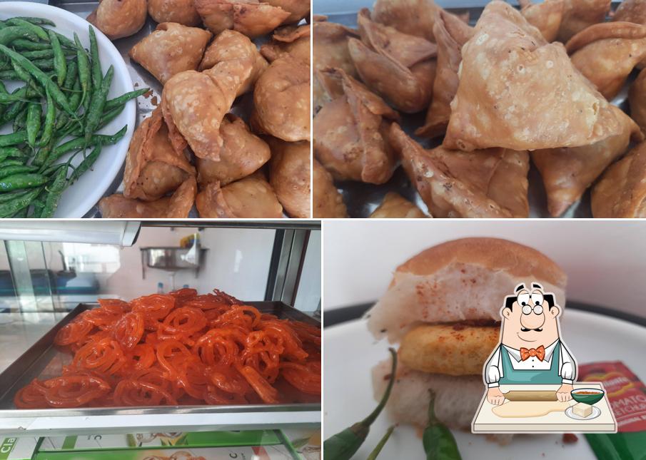 Samosa at Srishti Foods