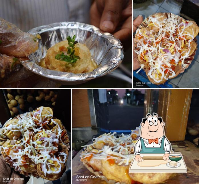 Samosa at Shree Girraj Chat Bhandar