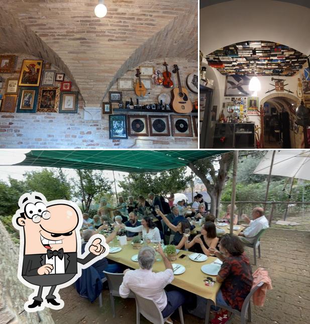 Siediti a un tavolo di La Cantina di Sant'Agustino