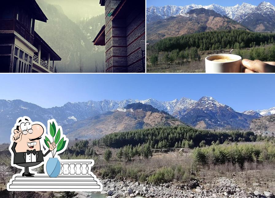 Check out how Ekant Bhojanalay looks outside