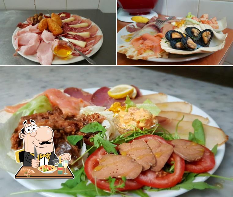 Platti al Pizzeria Ristorante Dolly