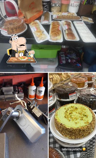 A comida e bebida do restaurante