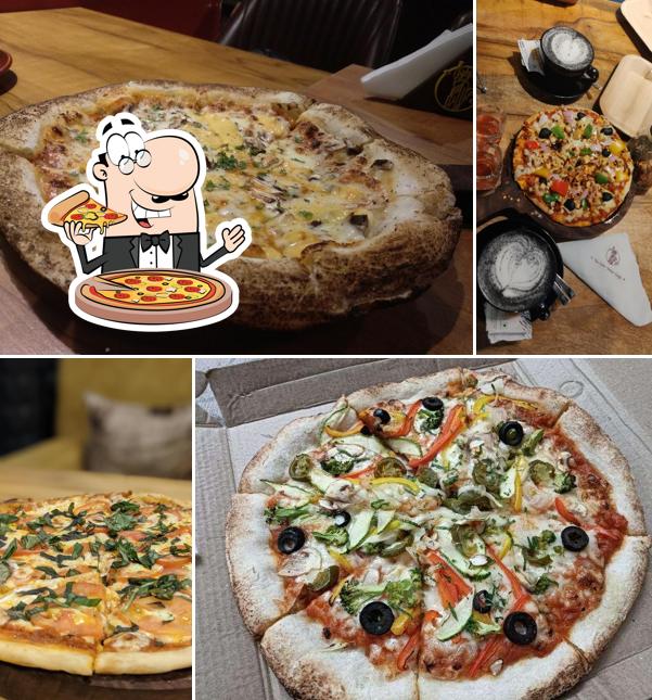 Order pizza at The New Yorker Café