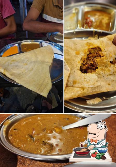 Chicken curry at Kaapi Koottam's Dosa Kada