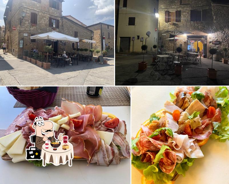 Tra le diverse cose da Le 5 Lune Pizza & Co. si possono trovare la cibo e interni