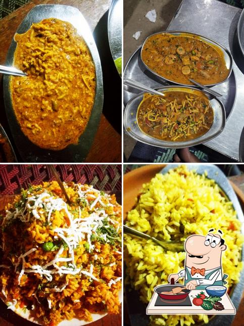 Chicken curry at Hotel Rajpurohit Rajastani Dhaba