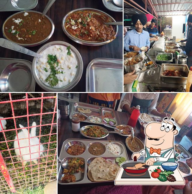 Chicken curry at Mehfil-E-Punjab Dhabba