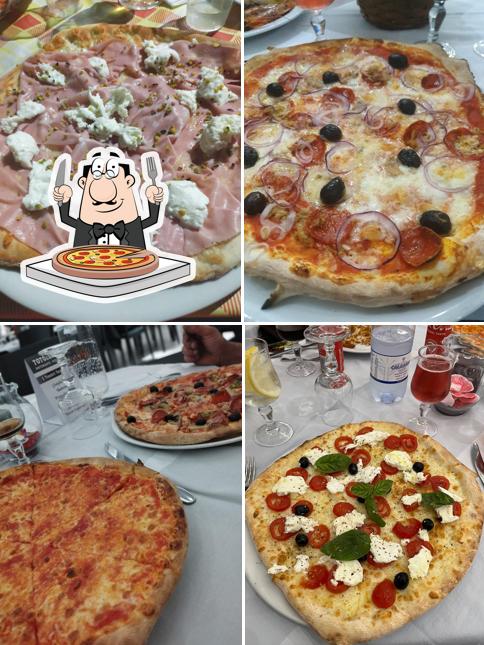 A pizzeria "Totò e Sasà, la forza del gusto", puoi provare una bella pizza