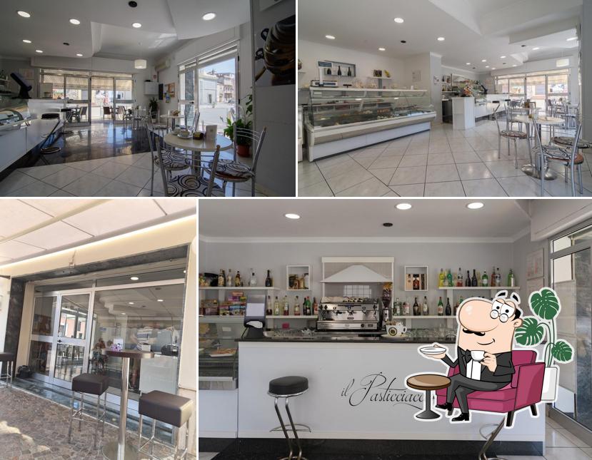 Dai un'occhiata agli interni di Bar Pasticceria Il Pasticciaccio Cirò Marina
