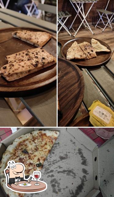 Meals at Nuevo's Pizzeria