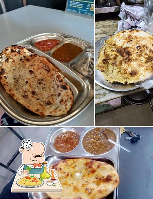 Food at Anand Kulcha Land
