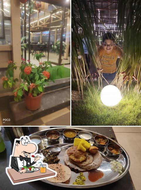 Food at Panchavati Naivedyam Thali