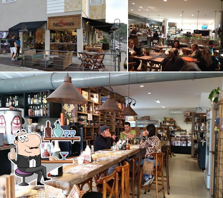 O interior do Café da Banca Gramado
