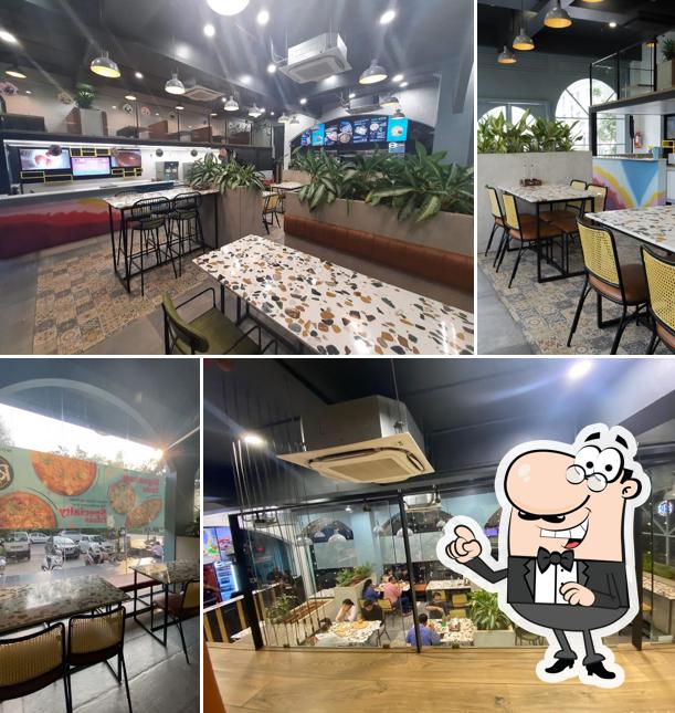 The interior of RP's Pizzeria SBR & i Contrast Ice Cream & Thick Shake