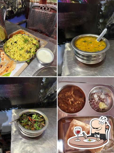 Food at MANSHI'SBhartiya Vyanjan Ghar