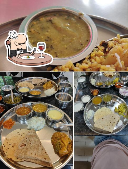 Food at Shree Anand Uphar Gruh