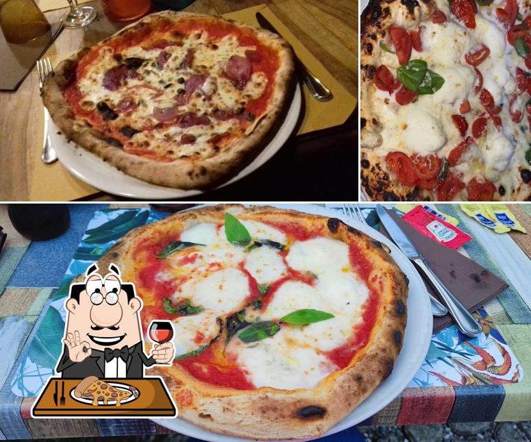 Ordina tra le svariate varianti di pizza