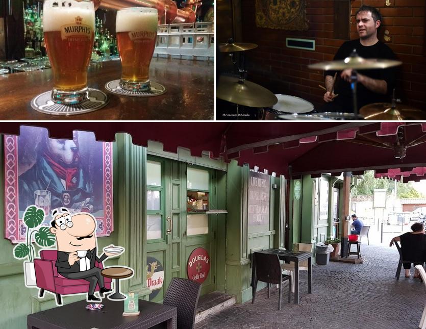 La interni e cibo del ristorante