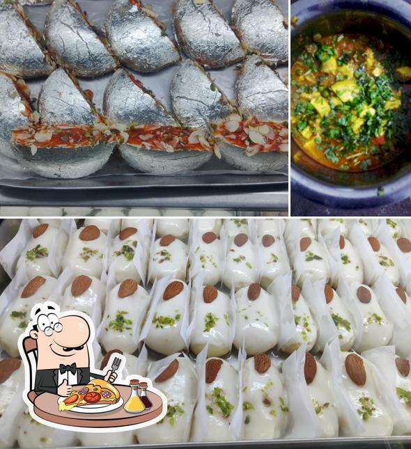 Pick pizza at Pandit Ji Sweet Shop "Samose Wale"