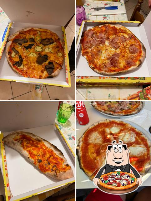 Scegli una pizza a Pizzeria Snack Bar