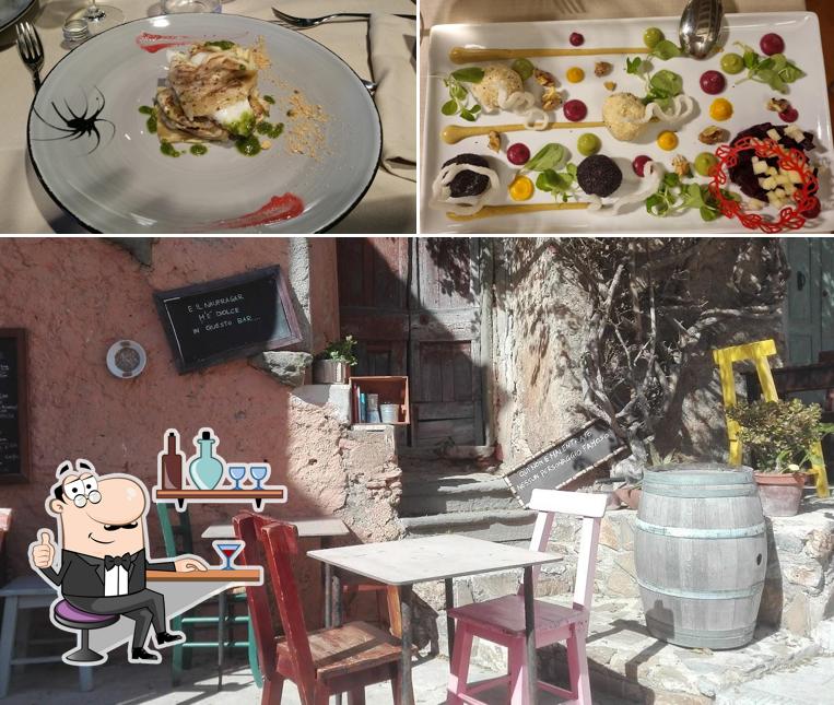 Guarda la foto che presenta la interni e cibo di La Taverna dei Poeti