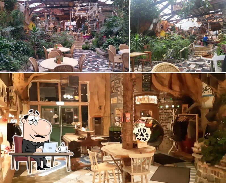 Installez-vous à l'une des tables de Het Paradijs