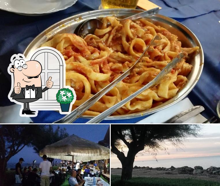 Questa è la immagine che presenta la esterno e cibo di CITTA' SANT'ANGELO Ristorante Lido