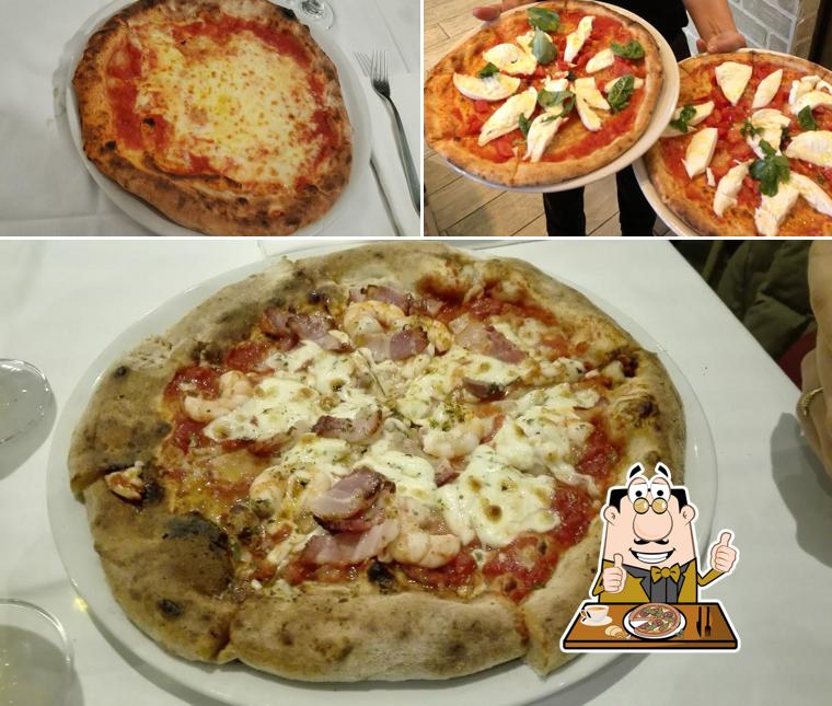 Ordina una pizza a Pizzeria Ristorante Bella Napoli di Fano