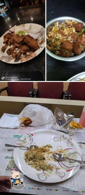Meals at Ratna food court