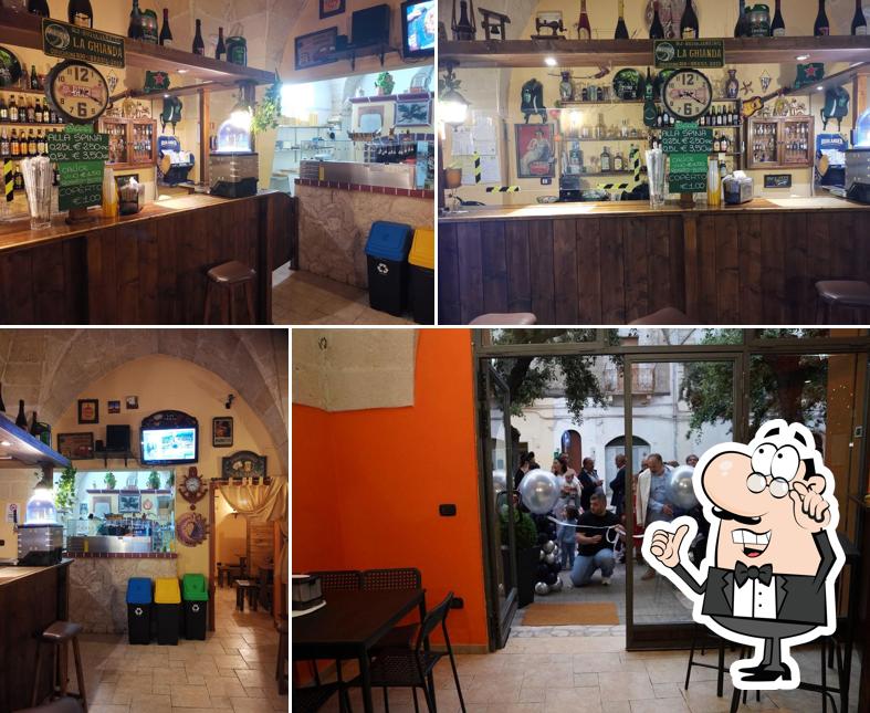 Dai un'occhiata agli interni di Pizzeria Rinù