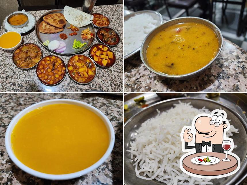 Meals at Sureshwar Parotha House