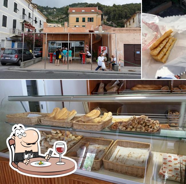 Dai un’occhiata alla immagine che raffigura la cibo e esterno di Cassina