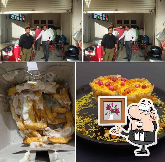 Ambat God,Bhel Chat Ani barach Kahi