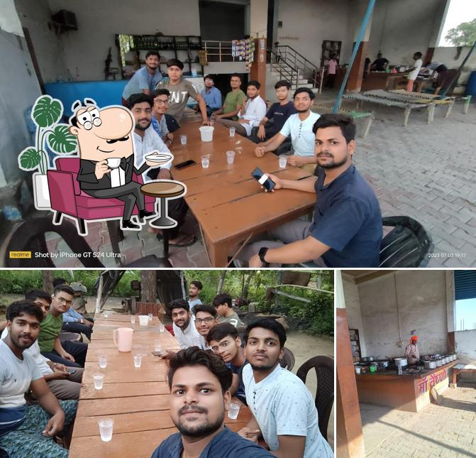 Maa Vaishno Dhaba ( Gabbar Hotel )