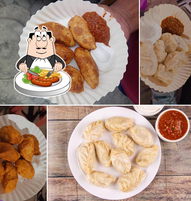 Food at Everest momos