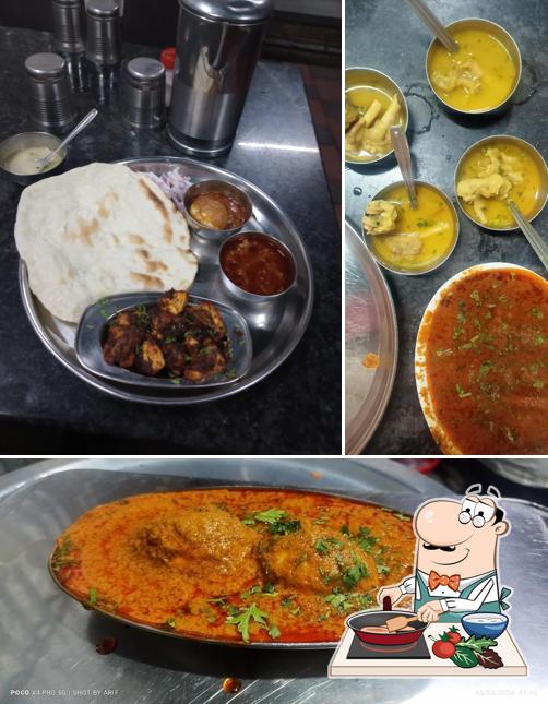 Chicken curry at Jay Hind Bhojanalay