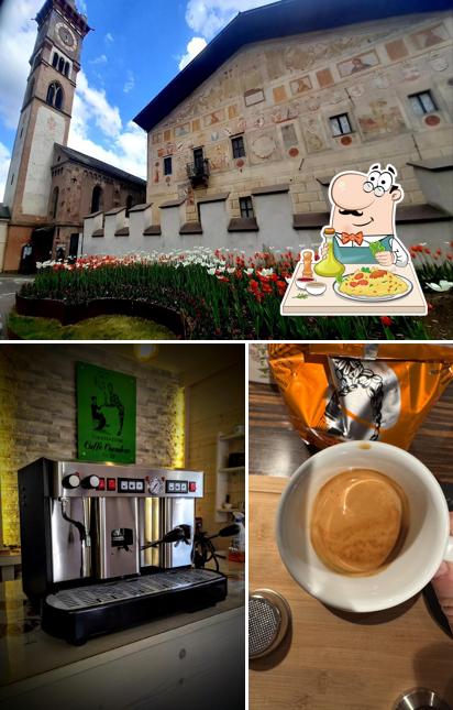 Tra le diverse cose da Caffè Cavalese si possono trovare la cibo e interni