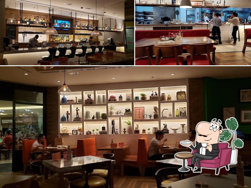 Veja imagens do interior do Abbraccio Cucina Italiana