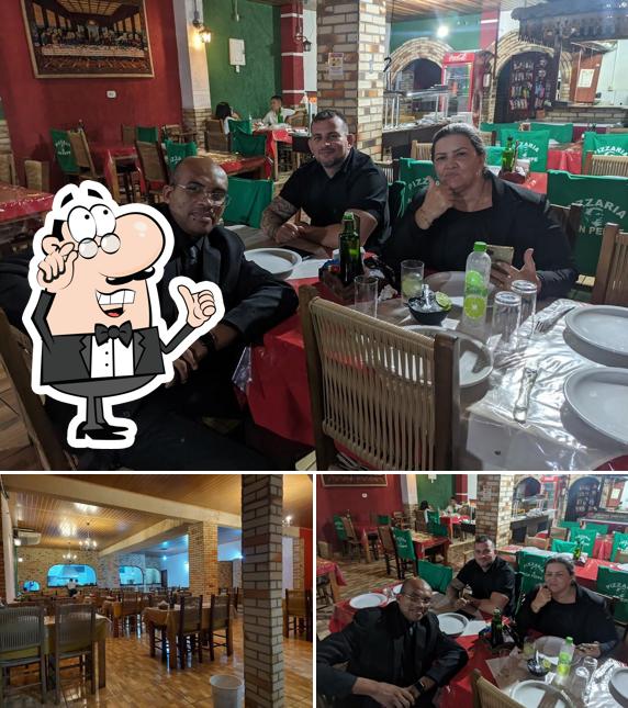 O interior do Don Peppe pizzaria