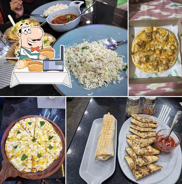 Garlic bread at IndoChinese a Unit Of Veg Cravings