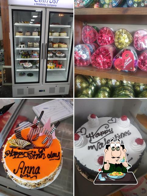 Food at Mayura bakery