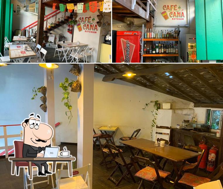Veja imagens do interior do Café E Cana