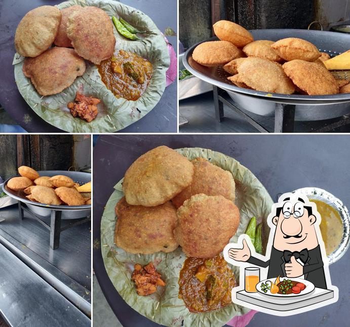 Kachori at Monu Jain Kachori Wala