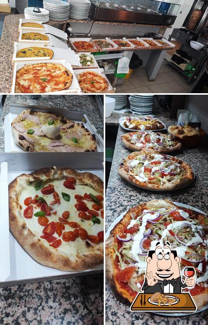 A Pizzeria kebab sapori e sfizi, puoi provare una bella pizza