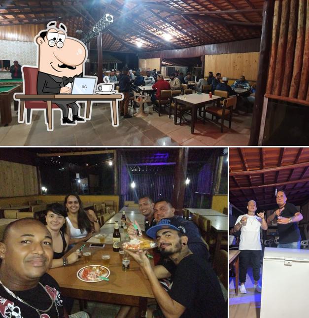 Veja imagens do interior do Escondidinho's Bar Beer