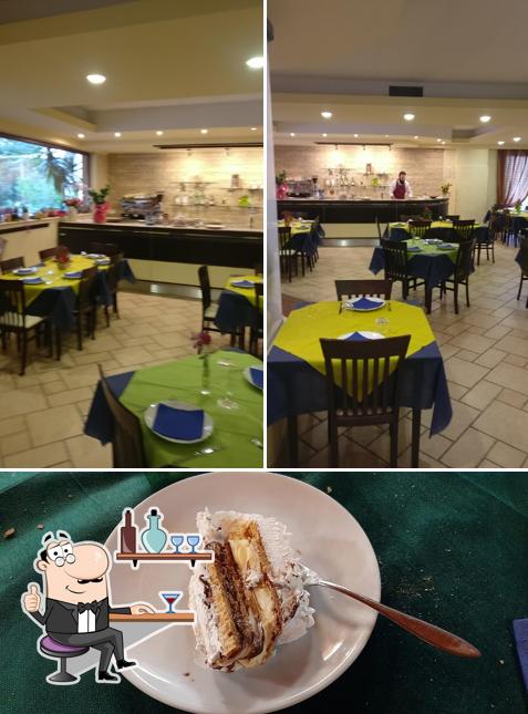 Tra le diverse cose da Ristorante La Corte Dei Re si possono trovare la interni e cibo