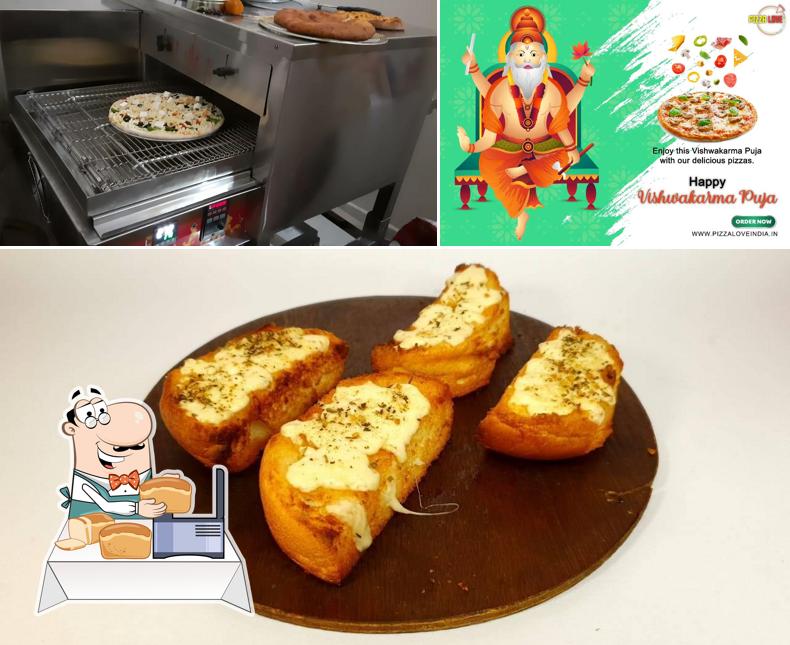 Garlic bread at Pizza Love