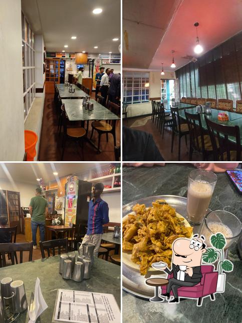 Take a seat at one of the tables at Shree Mahaveer Bhojanalay