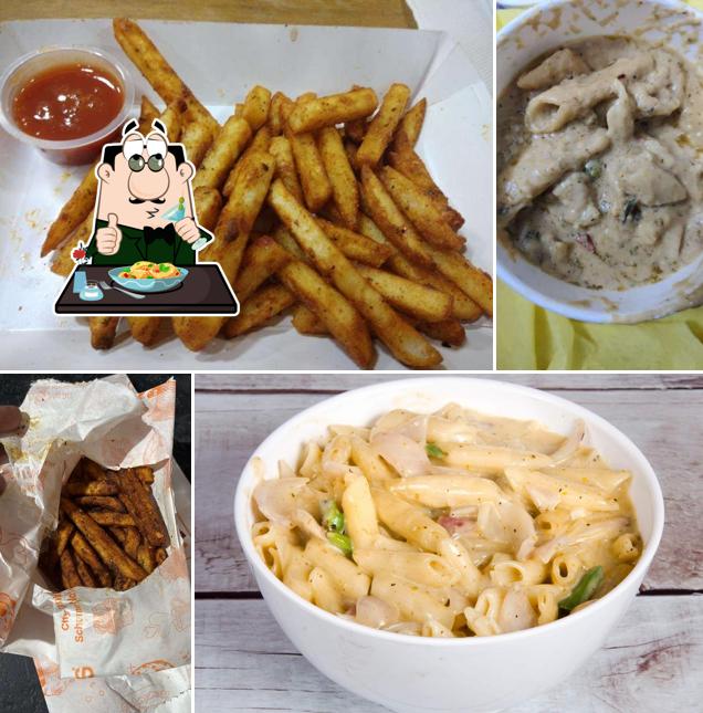 Macaroni and cheese at Tinku's